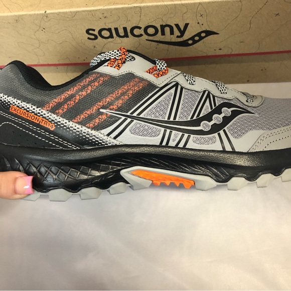 NIB Saucony Mens Excursion TR14 Tennis shoes in grey black and orange - Picture 3 of 11